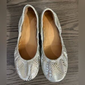 Tieks silver patterned ballet flatst flats
